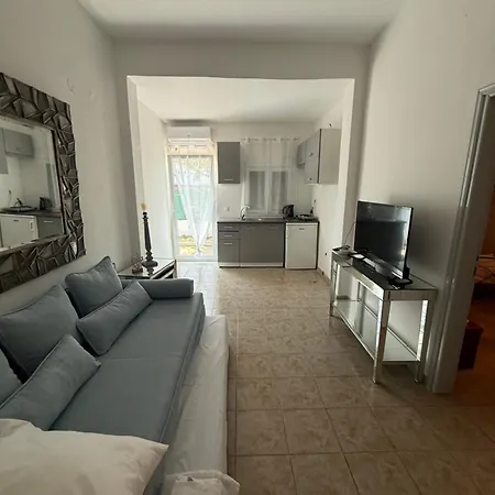 Silot 5 * Néa Fókaia