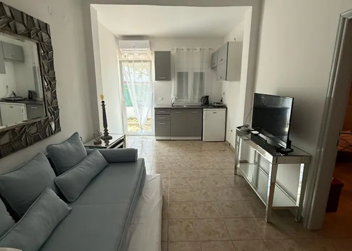 Silot 5 * Néa Fókaia